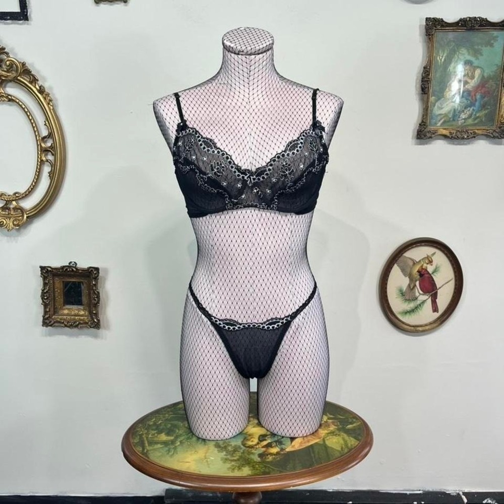 Vintage‎ Y2K Black Lace Bra & Thong Lingerie Set – Low Rise Sheer